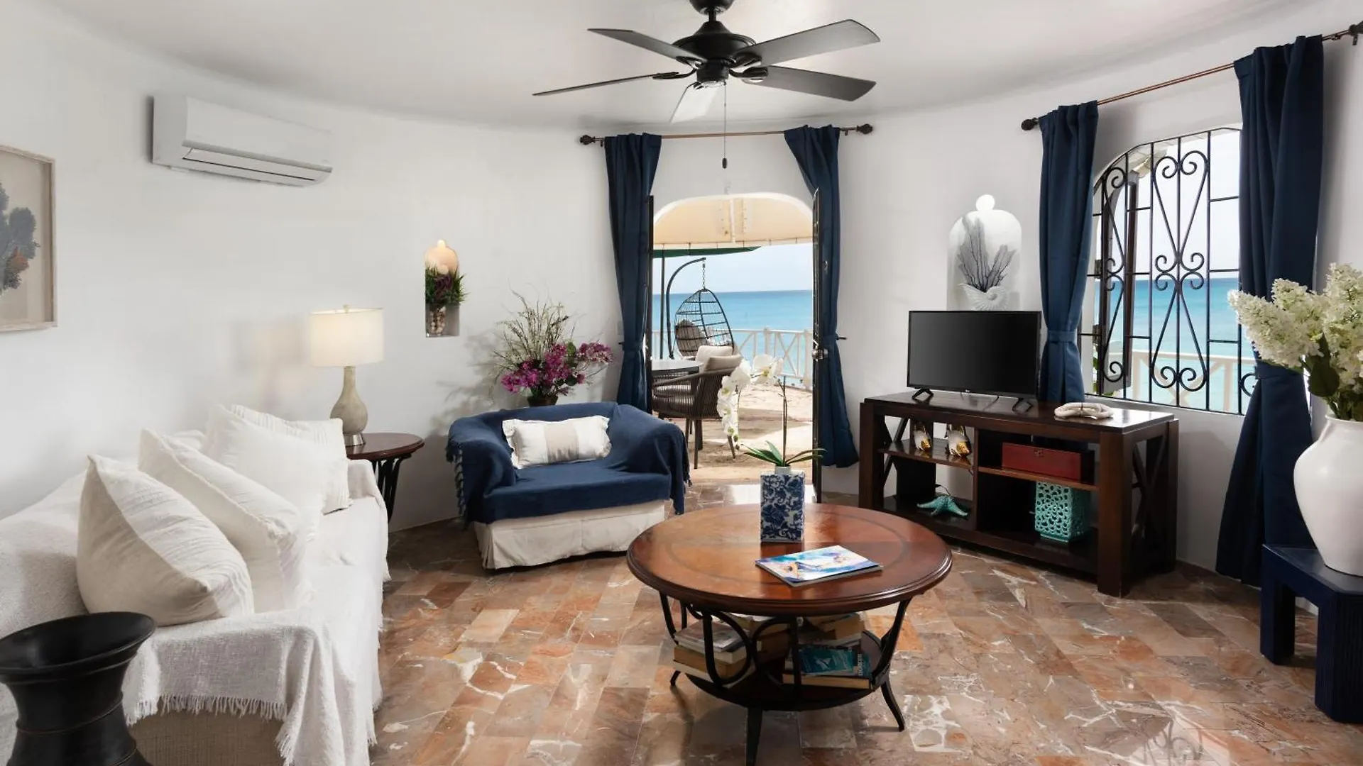 Coralita Apartments Saint Michael