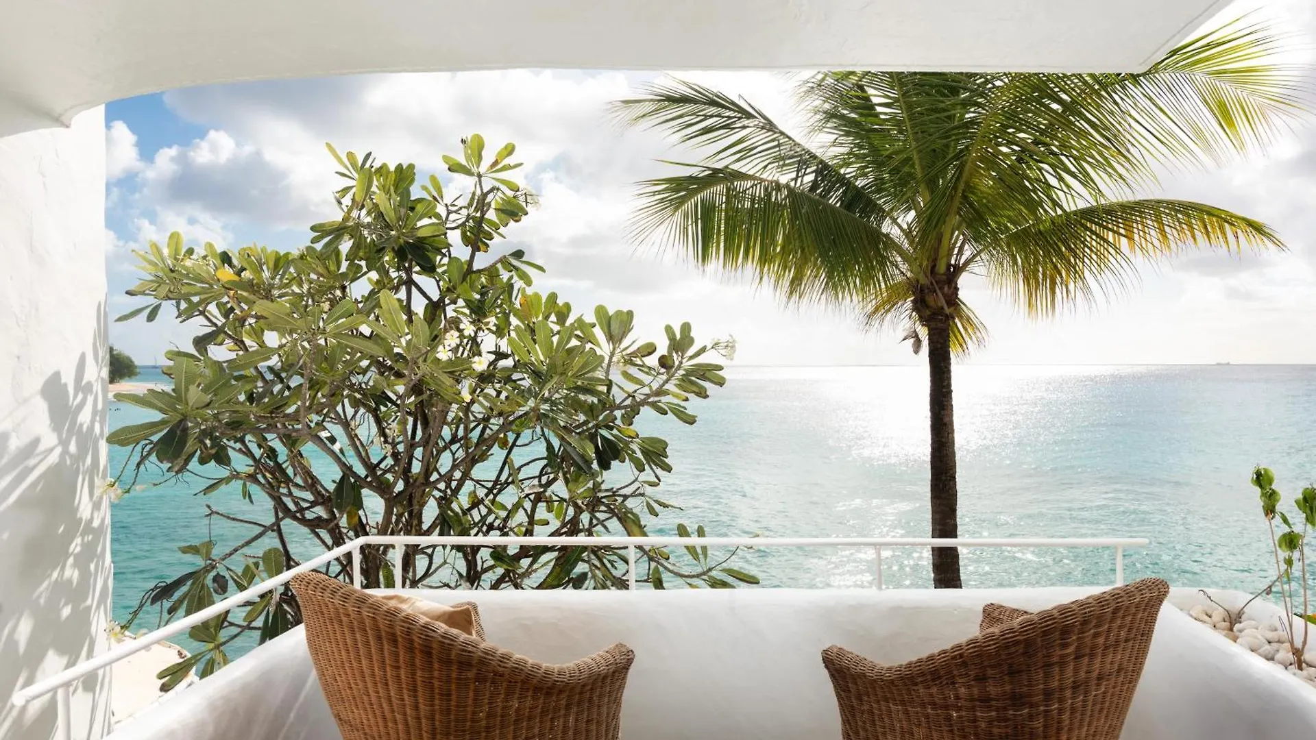 Coralita Apartments Saint Michael