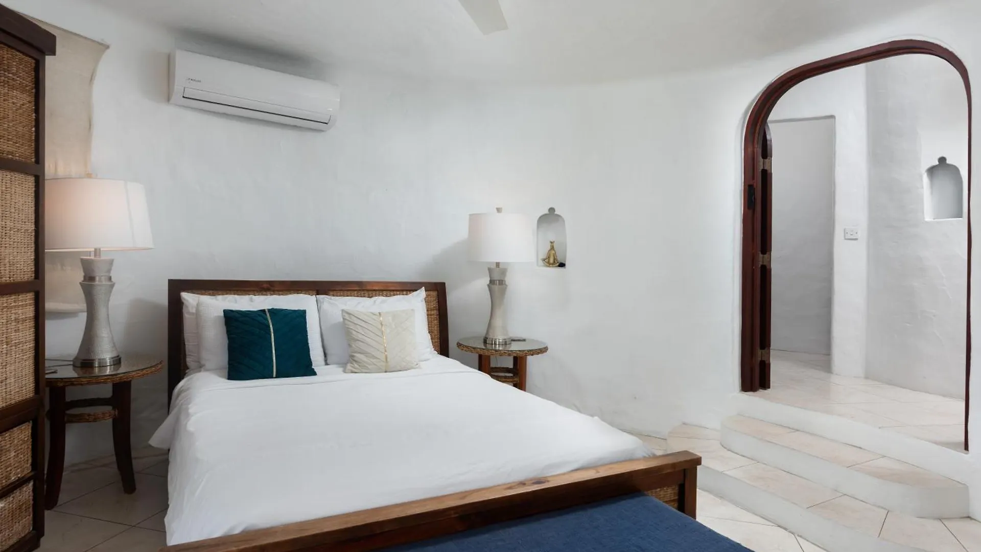 Coralita Apartments Saint Michael